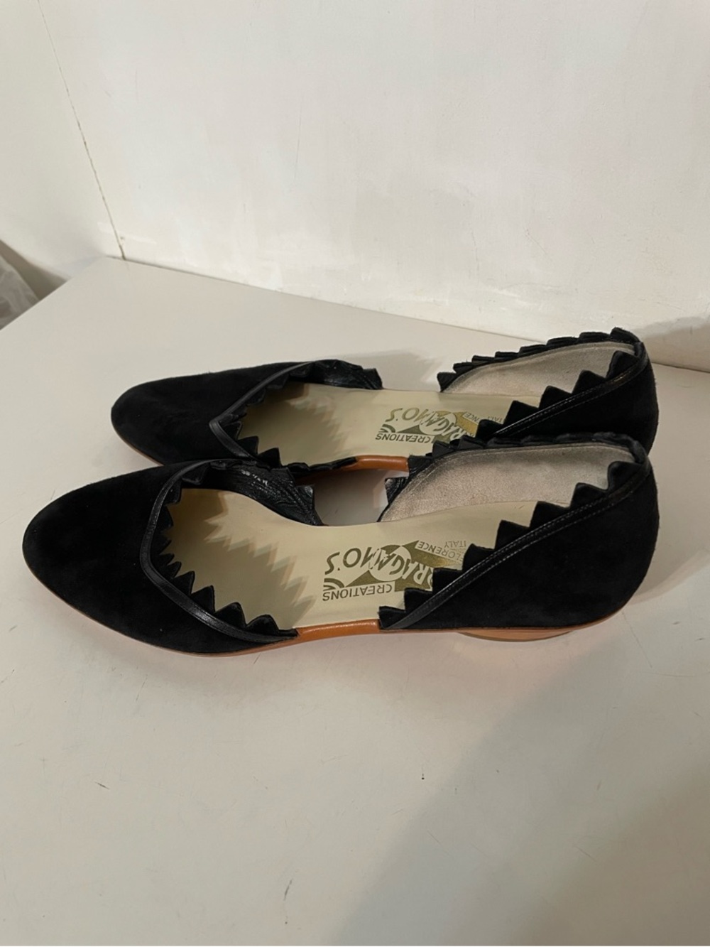 Salvatore Ferragamo Limited Edition Flats - Picture 2 of 9